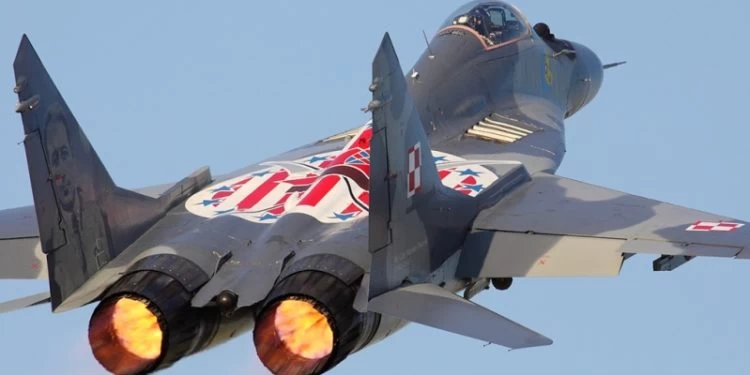 «Συναγερμός» στην Πολωνία: Μαχητικό MiG-29 άνοιξε πυρ στο «ζευγάρι» του